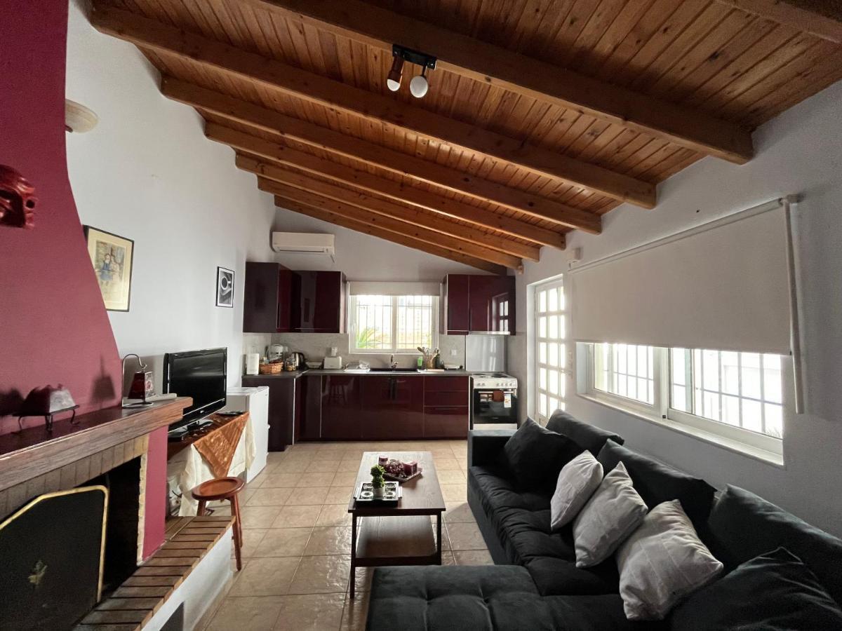 House Near The Athens Airport, Spata. Extérieur photo